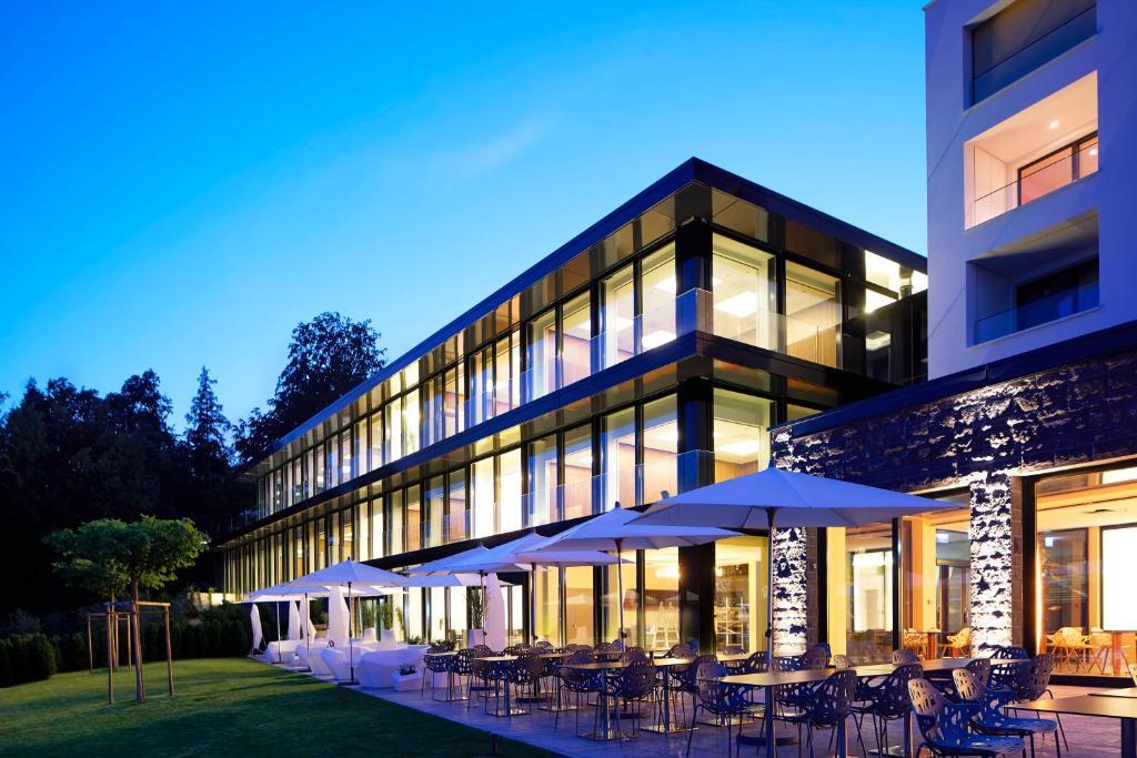 Campus Hotel Hertenstein Weggis Exterior photo