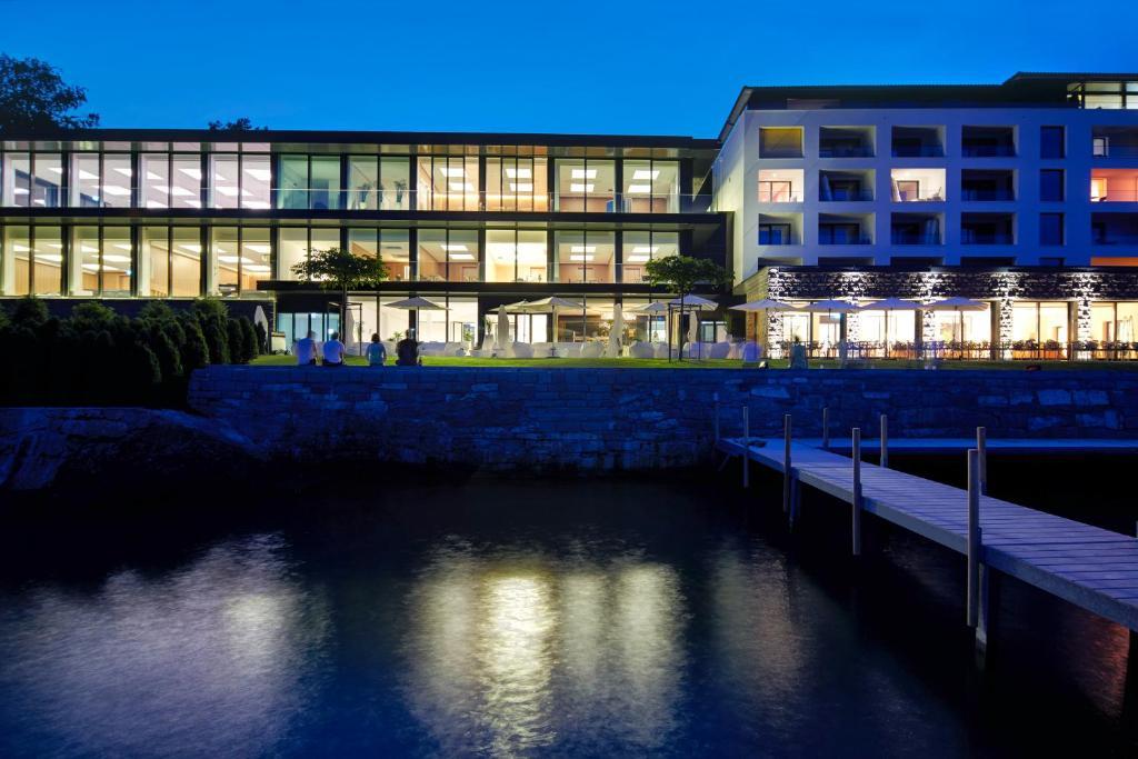 Campus Hotel Hertenstein Weggis Exterior photo